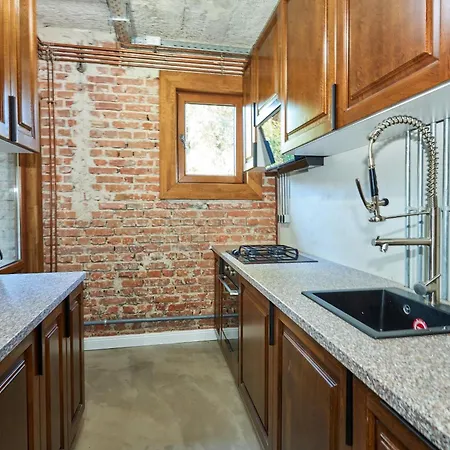 Chic - Free Netflix, Coffee & Water Included Bucharest