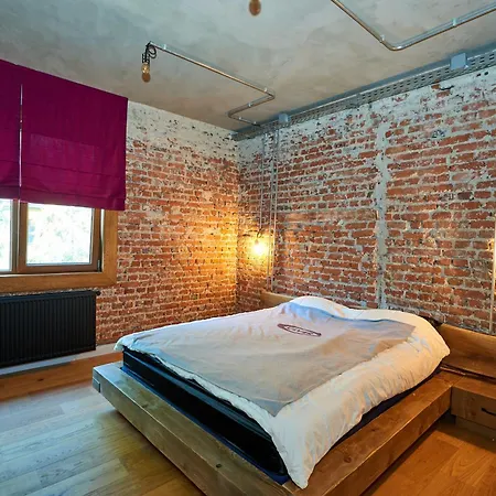 Apartment Chic - Free Netflix, Coffee & Water Included *